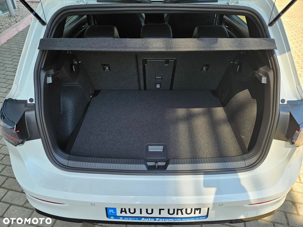 Volkswagen Golf 1.5 eTSI mHEV R-Line Plus DSG - 25
