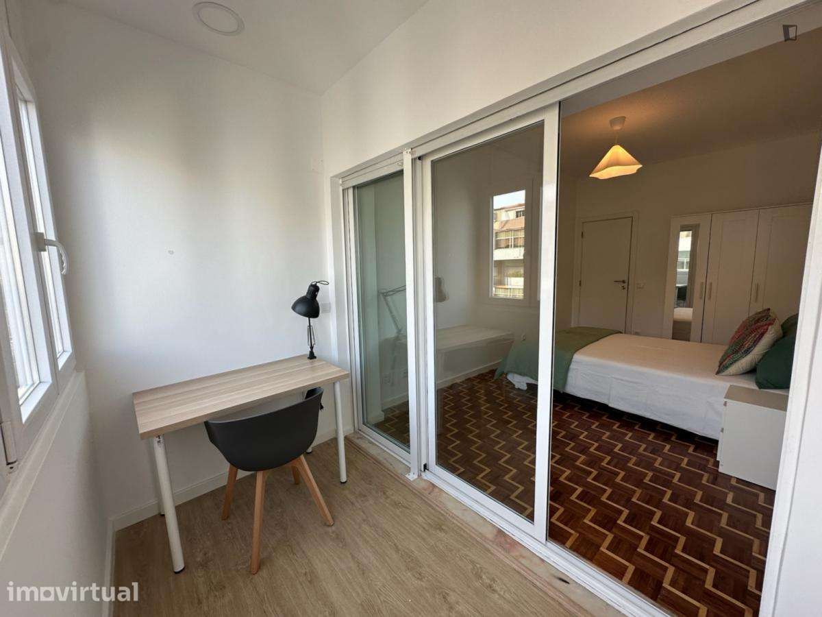 Quarto - localizado em Almada Lisbon - Grande imagem: 5/15