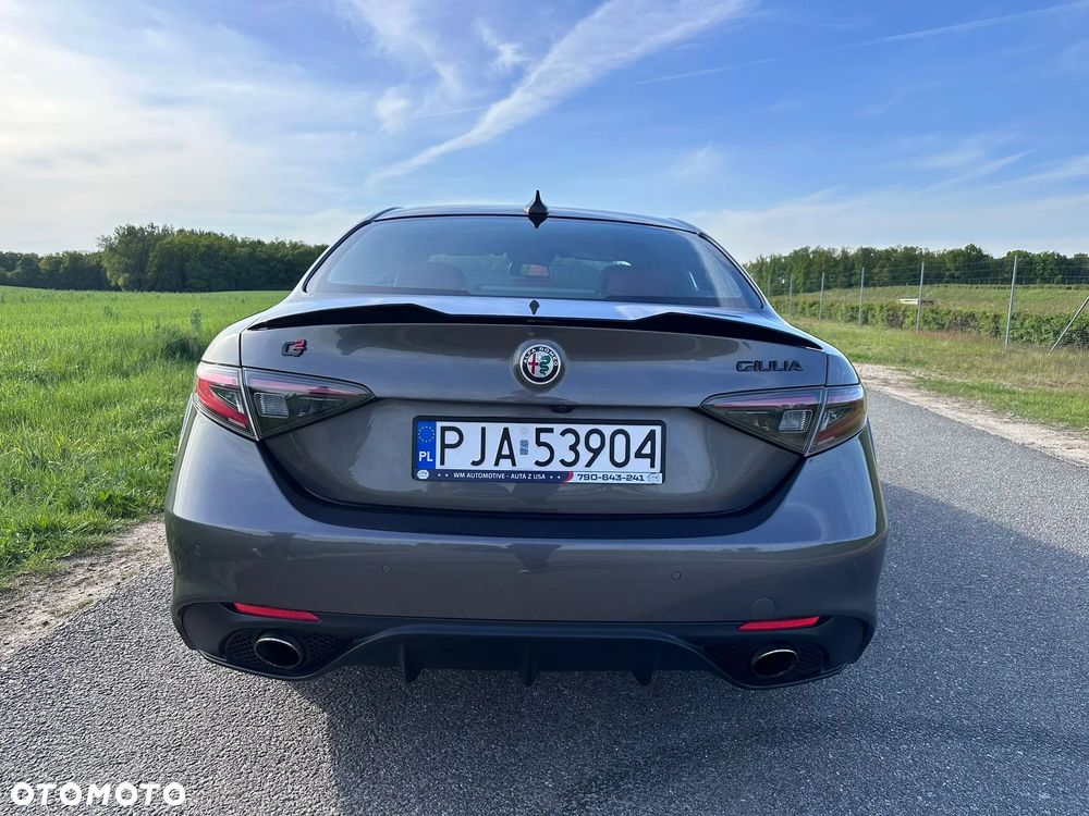 Alfa Romeo Giulia 2.0 Turbo 16V AT8 Veloce - 13