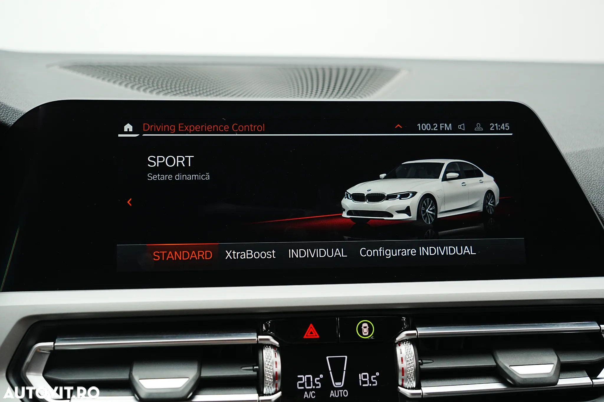 BMW Seria 3 330e Aut. Sport Line - 33