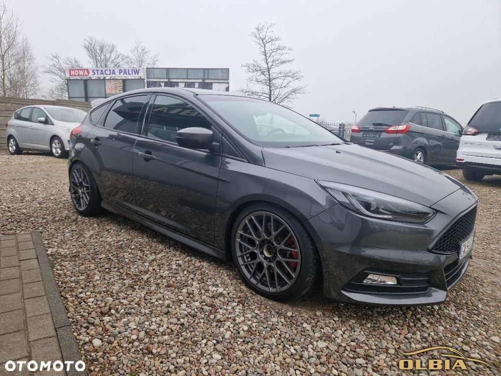 Ford Focus 2.0 EcoBoost ST - 13
