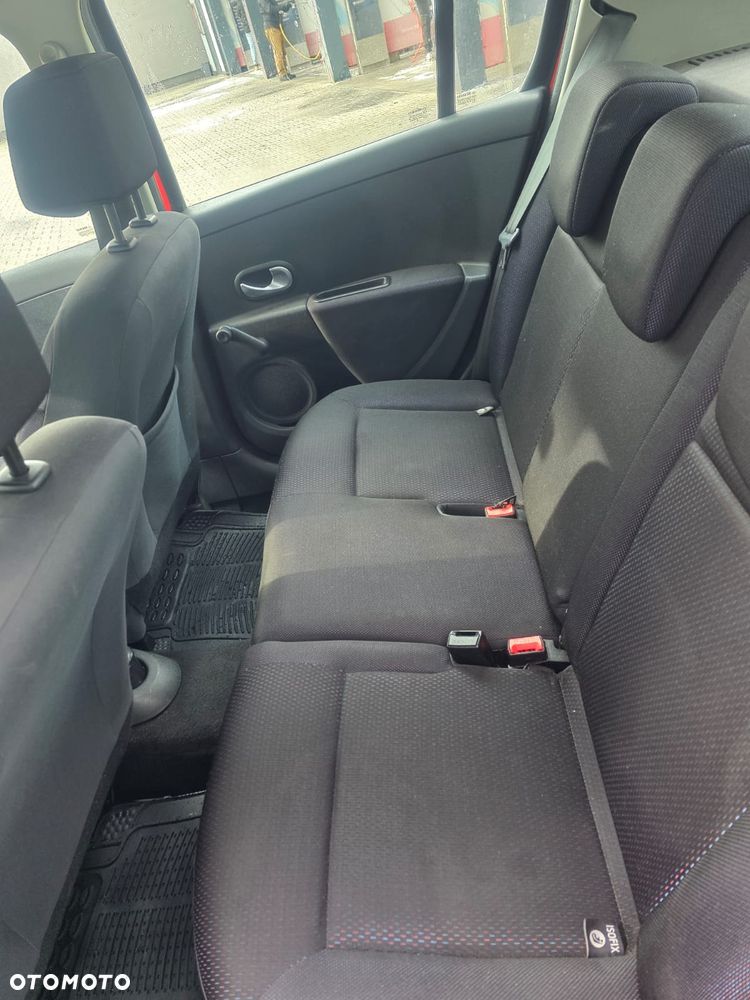 Renault Clio 1.2 16V Luxe Dynamique - 10