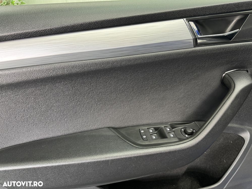 Skoda Superb 2.0 TDI DSG Ambition - 12