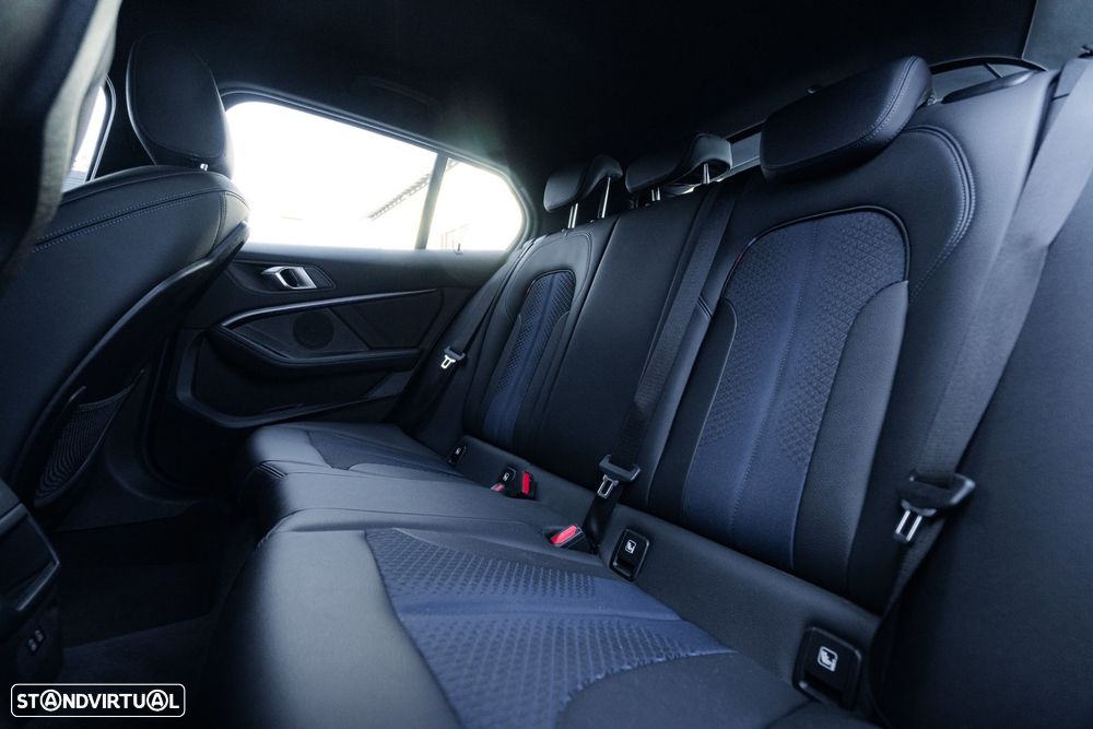 BMW 116 d Pack Desportivo M - 60