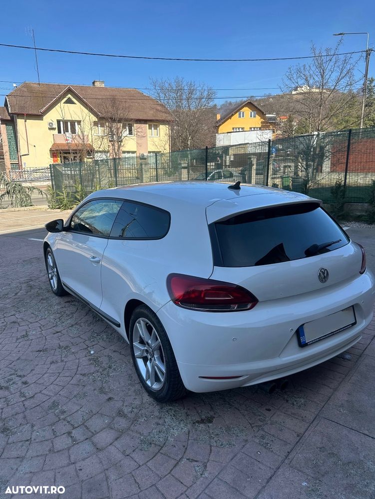 Volkswagen Scirocco 2.0 TDI DSG - 4