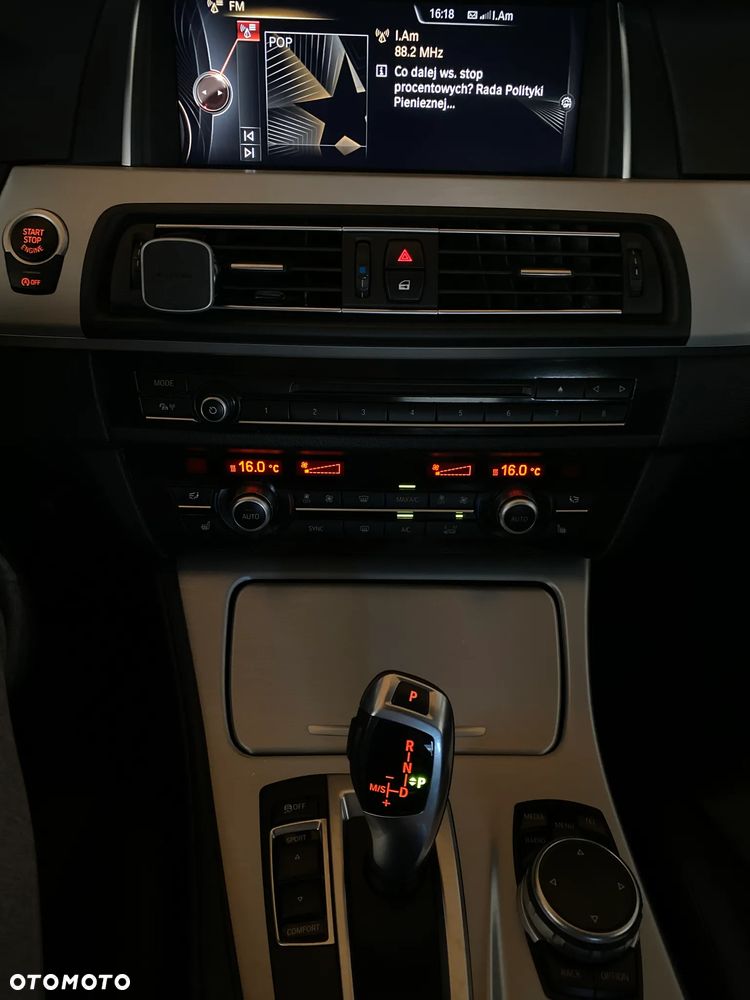 BMW Seria 5 520d xDrive - 15