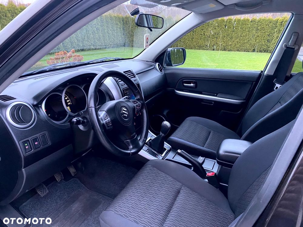 Suzuki Grand Vitara 2.4 Premium - 11