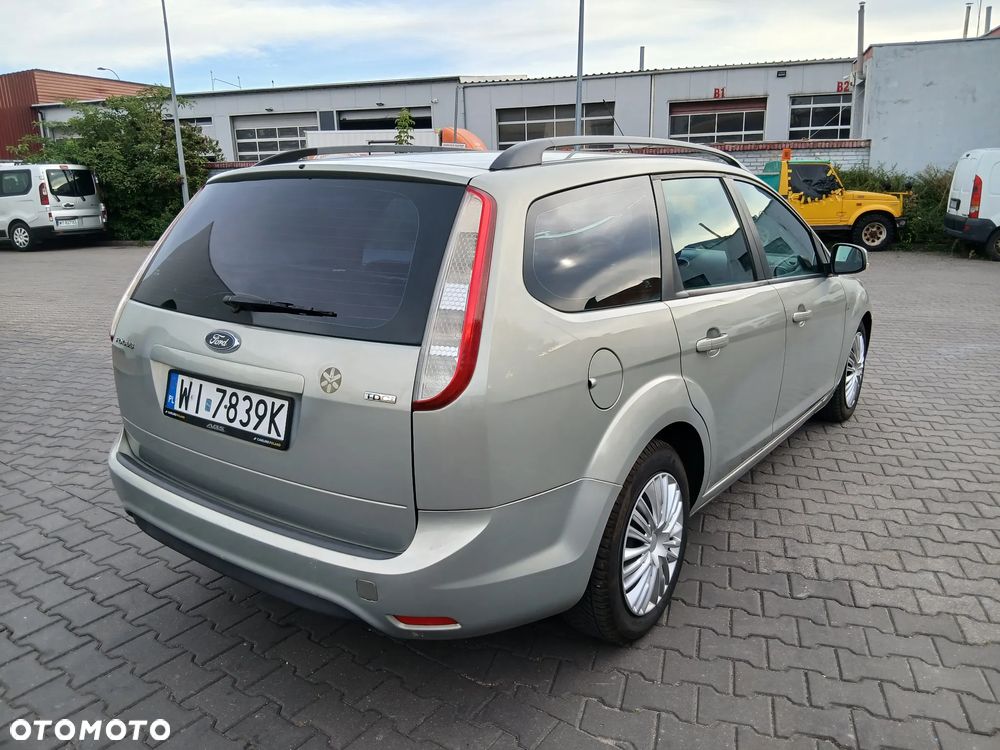 Ford Focus 1.8 TDCi Ambiente - 4