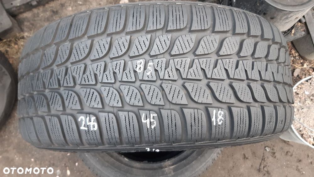 Bridgestone 245/45/18 nr 85