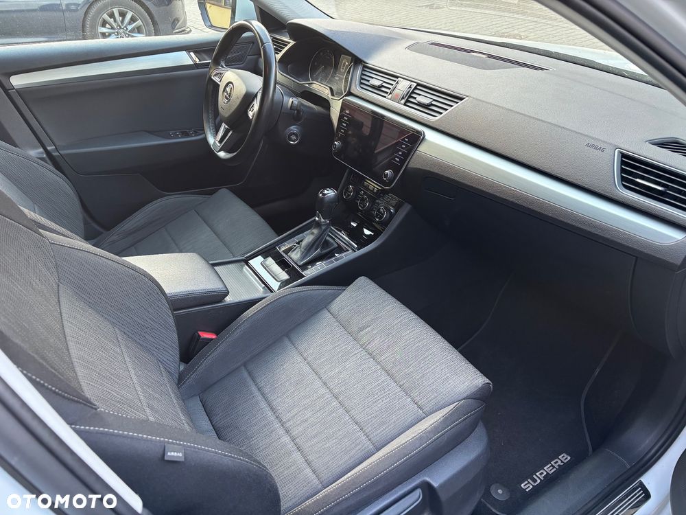 Skoda Superb 2.0 TDI Ambition DSG7 - 6
