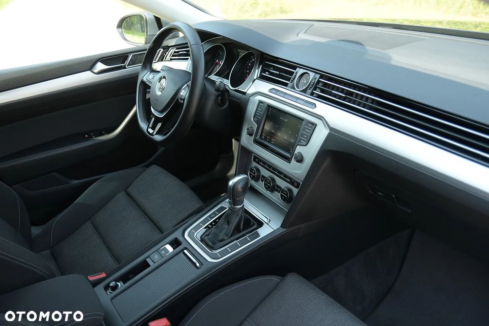 Volkswagen Passat - 22