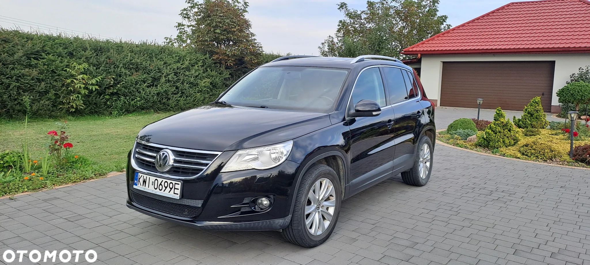 Volkswagen Tiguan - 1