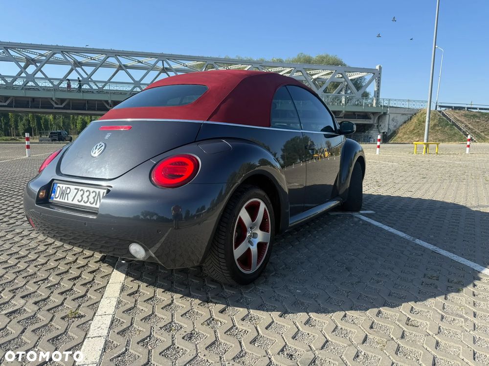 Volkswagen New Beetle - 7