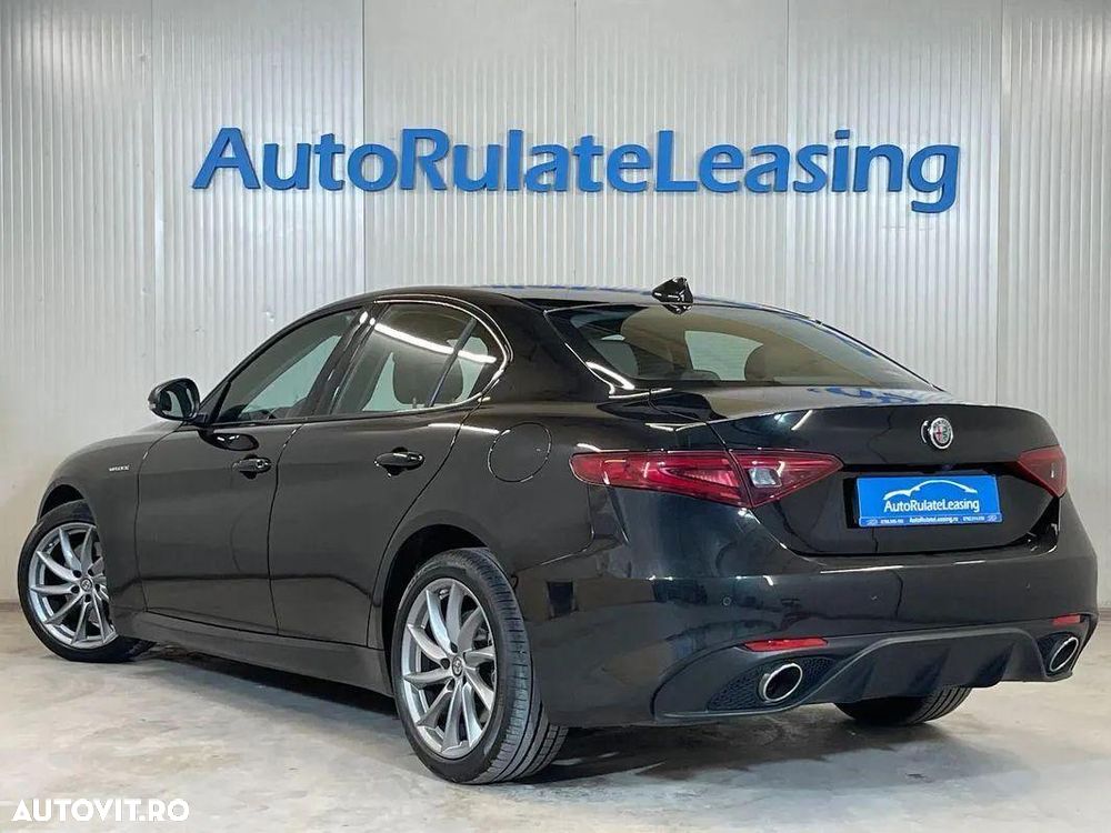 Alfa Romeo Giulia 2.2 AT8-Q4 Veloce - 5