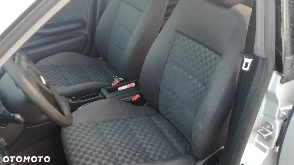 Audi A6 Avant 2.4 Quattro - 10