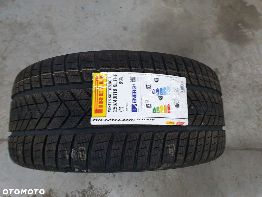 1szt. 255/40/18 99V Pirelli Winter Sottozero 3 RFT NOWA 2024r[ 10966 ]