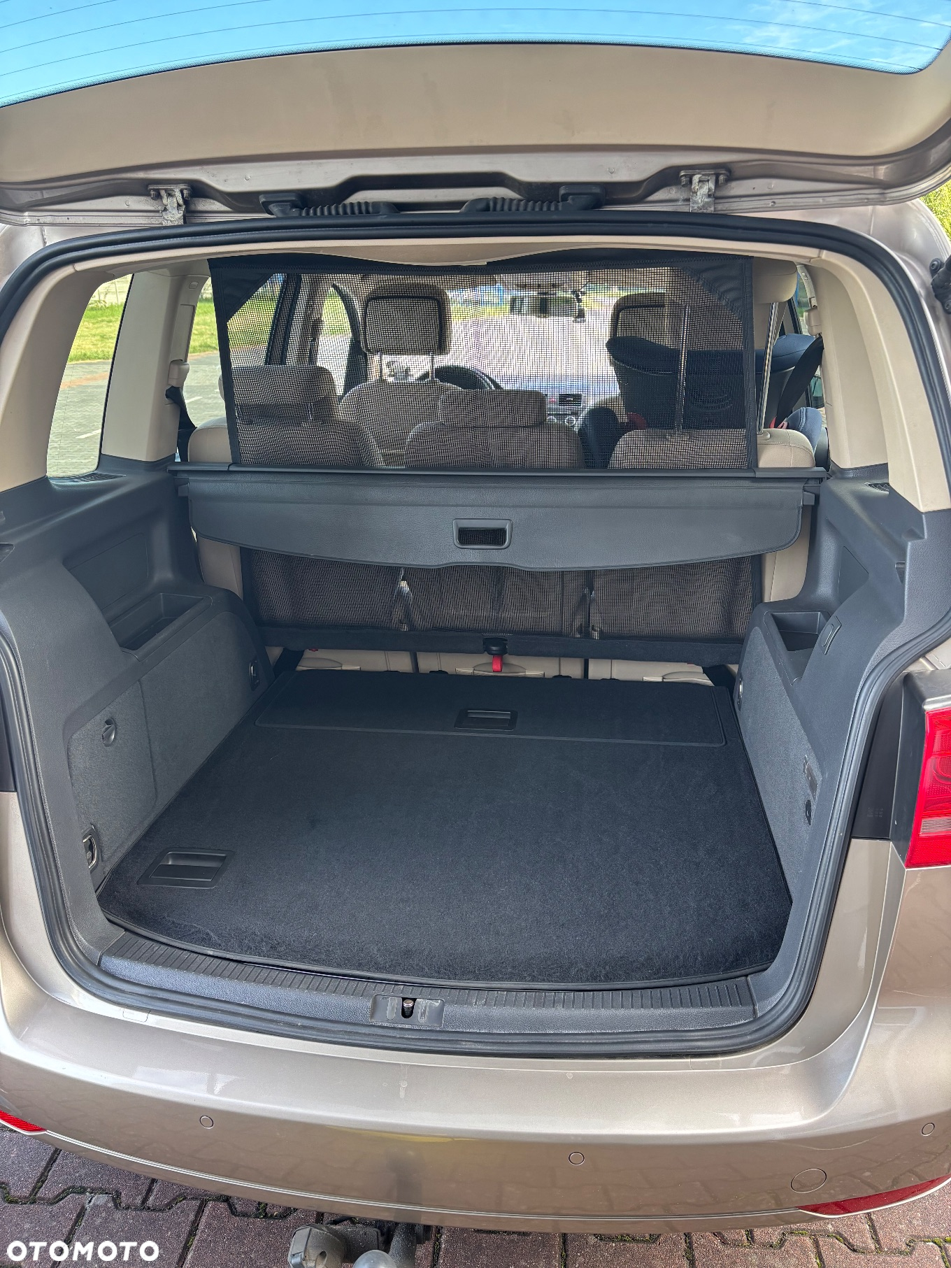 Volkswagen Touran 2.0 TDI DPF Highline - 14