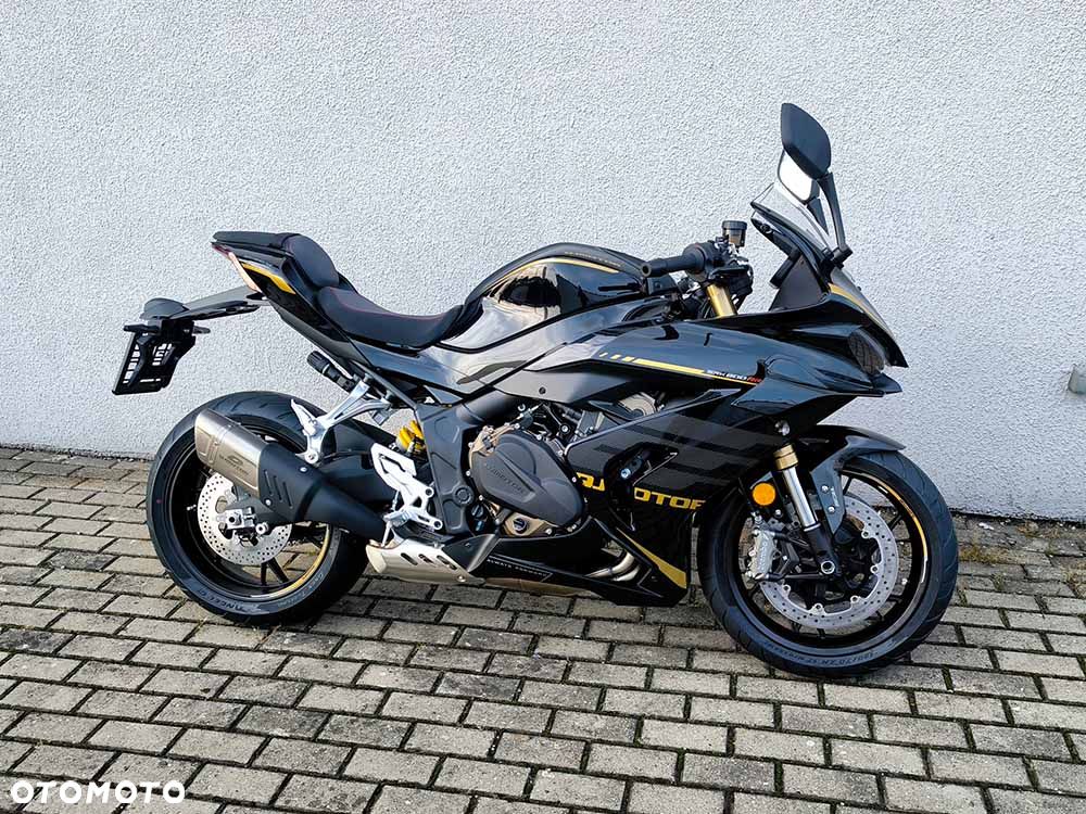 QJMOTOR SRK 800RR - 8