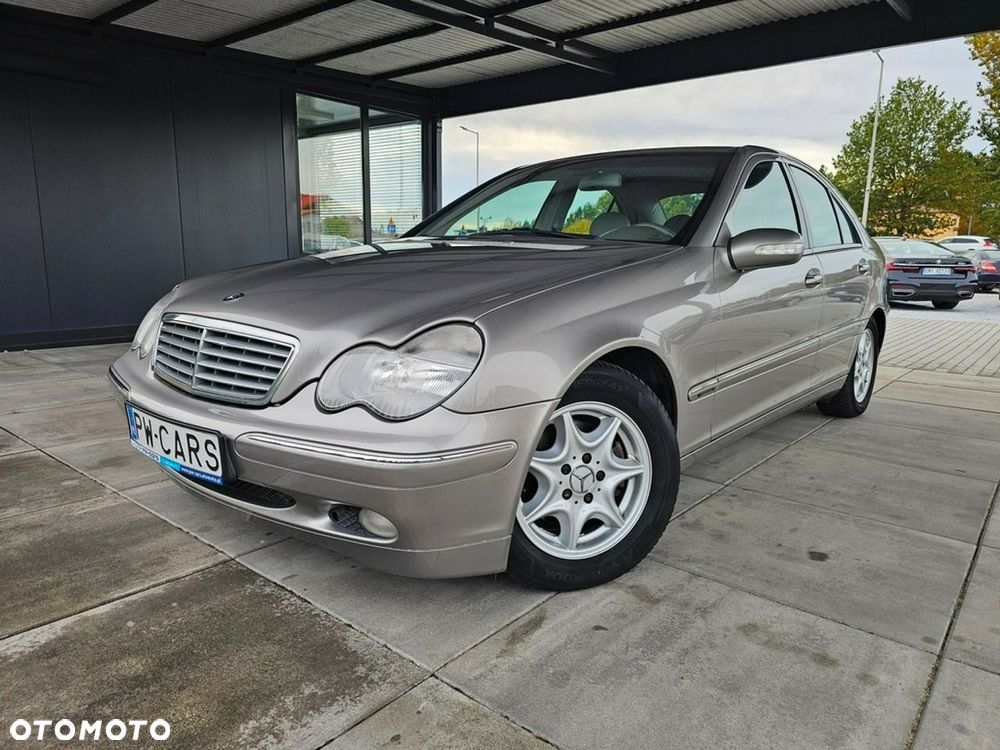 Mercedes-Benz C180