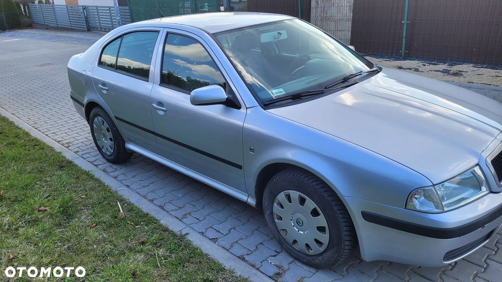 Skoda Octavia 1.6 Tour - 3