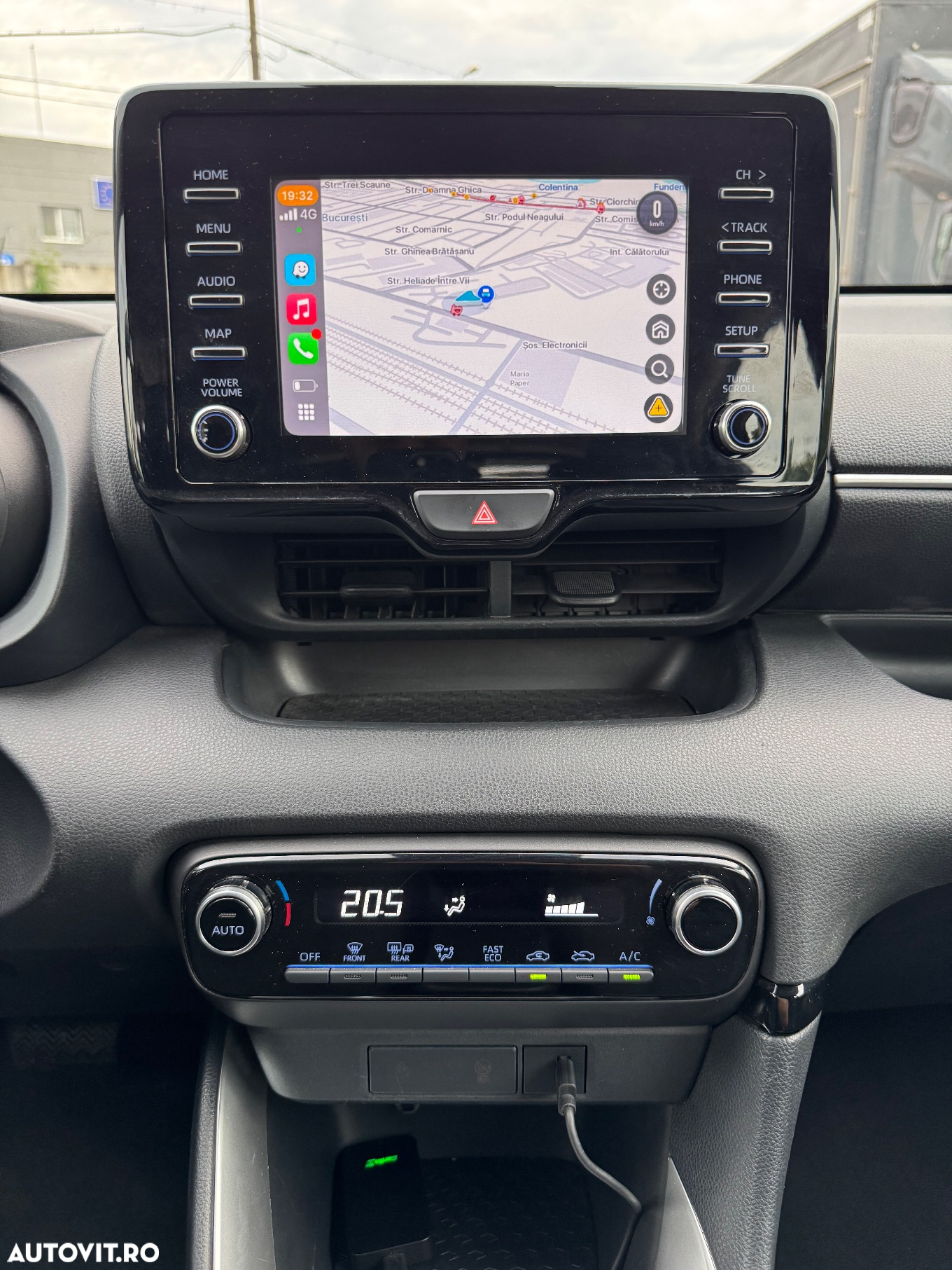 Toyota Yaris Hybrid 116 1.5 VVT-i Business Edition - 11