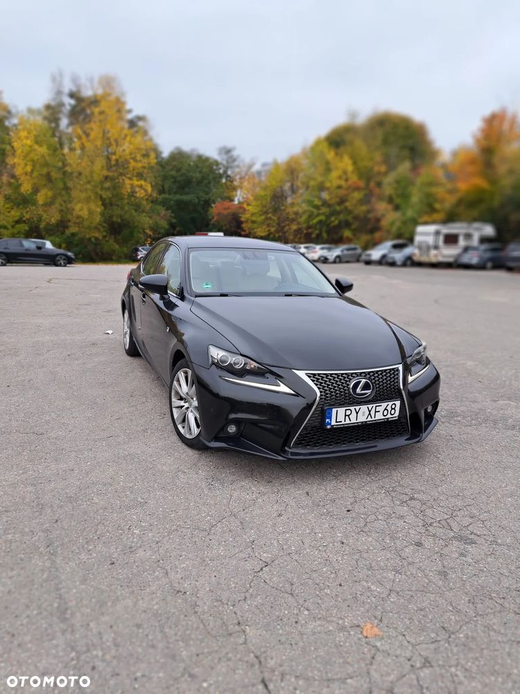 Lexus Is 2015 photo 2