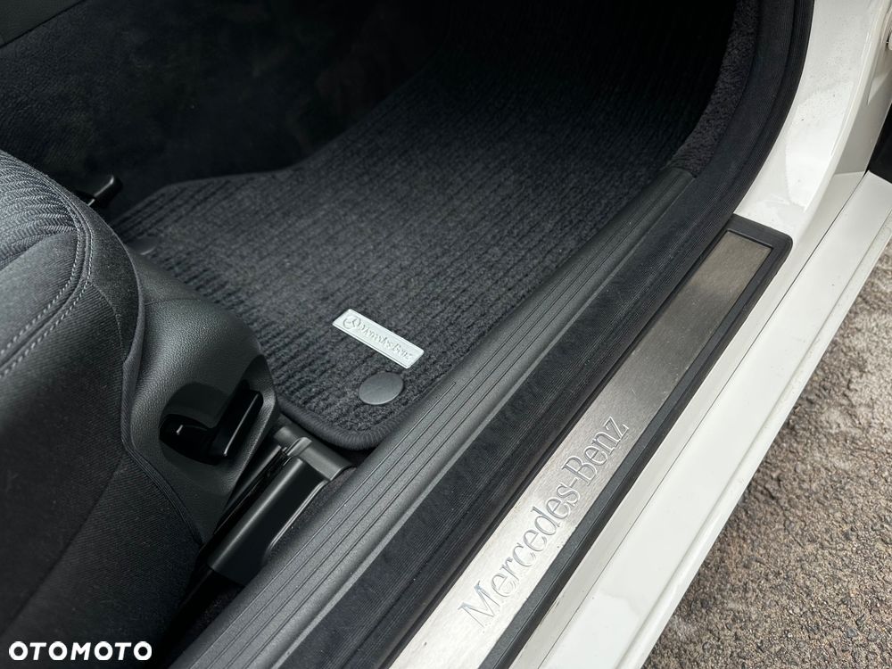 Mercedes-Benz Klasa E 350 4Matic Automatik Classic - 17