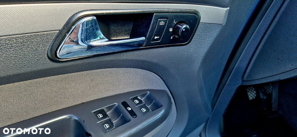 Volkswagen Touran 2.0 TDI Q-Line - 13