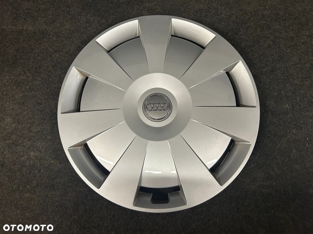 Oryginalny kołpak Audi A3 16 cali 1szt. 8V0601147D - 1