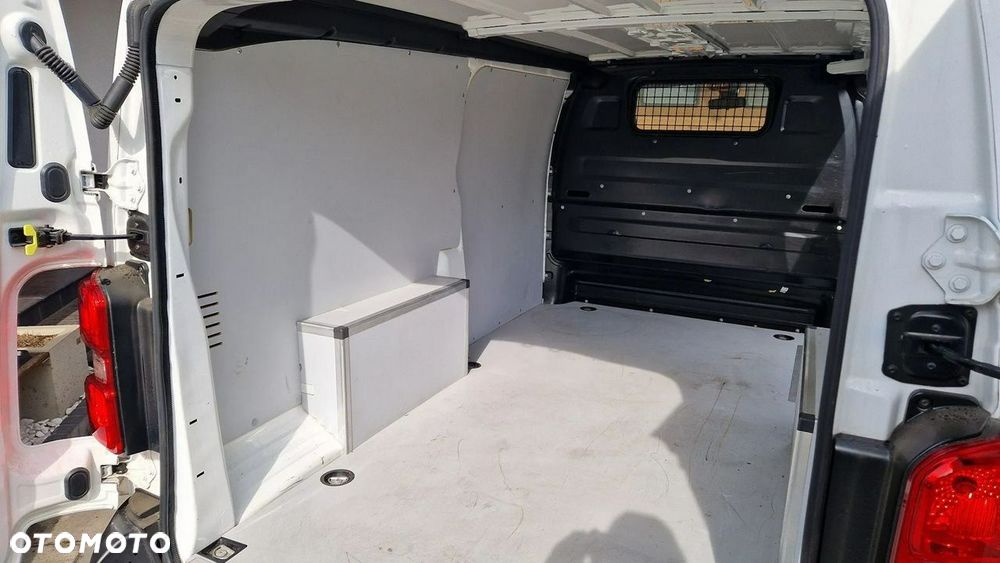Opel Vivaro - 13