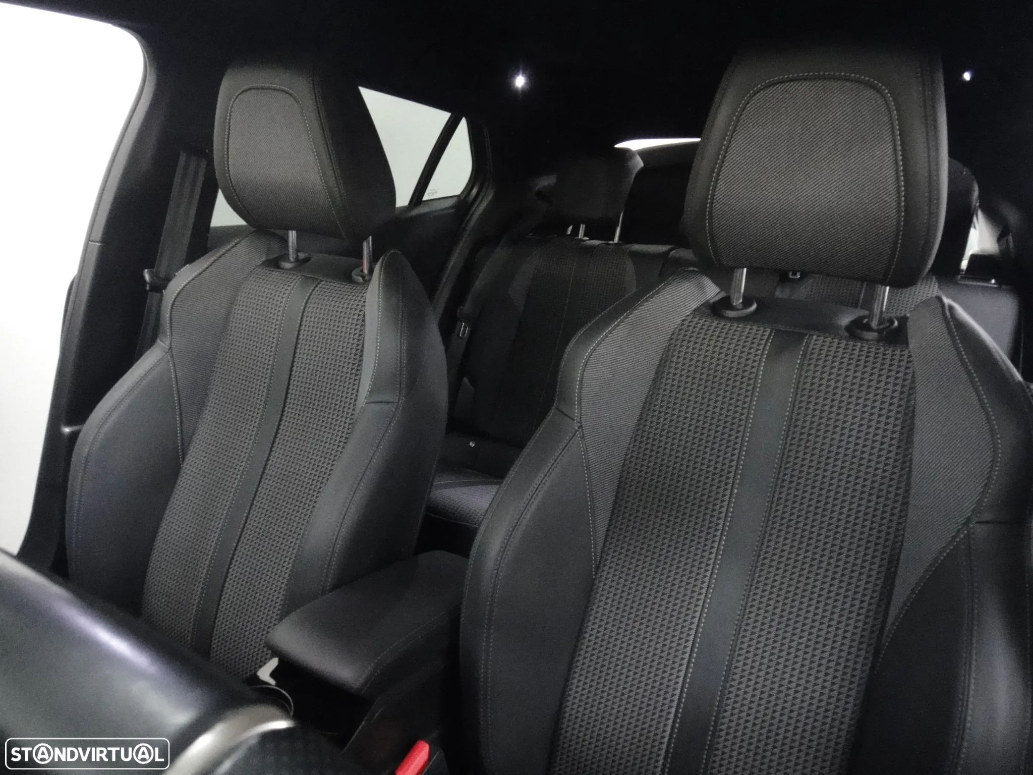 Peugeot 2008 1.2 PureTech GT EAT8 - 15