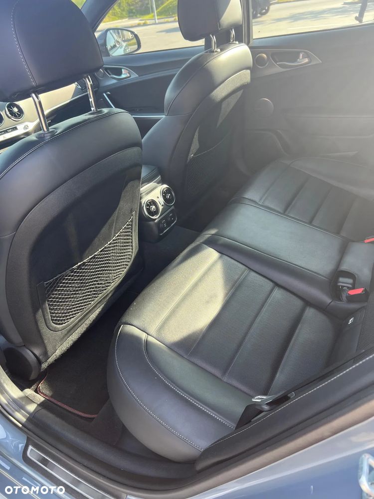 Kia Stinger 3.3 T-GDI V6 GT AWD - 8