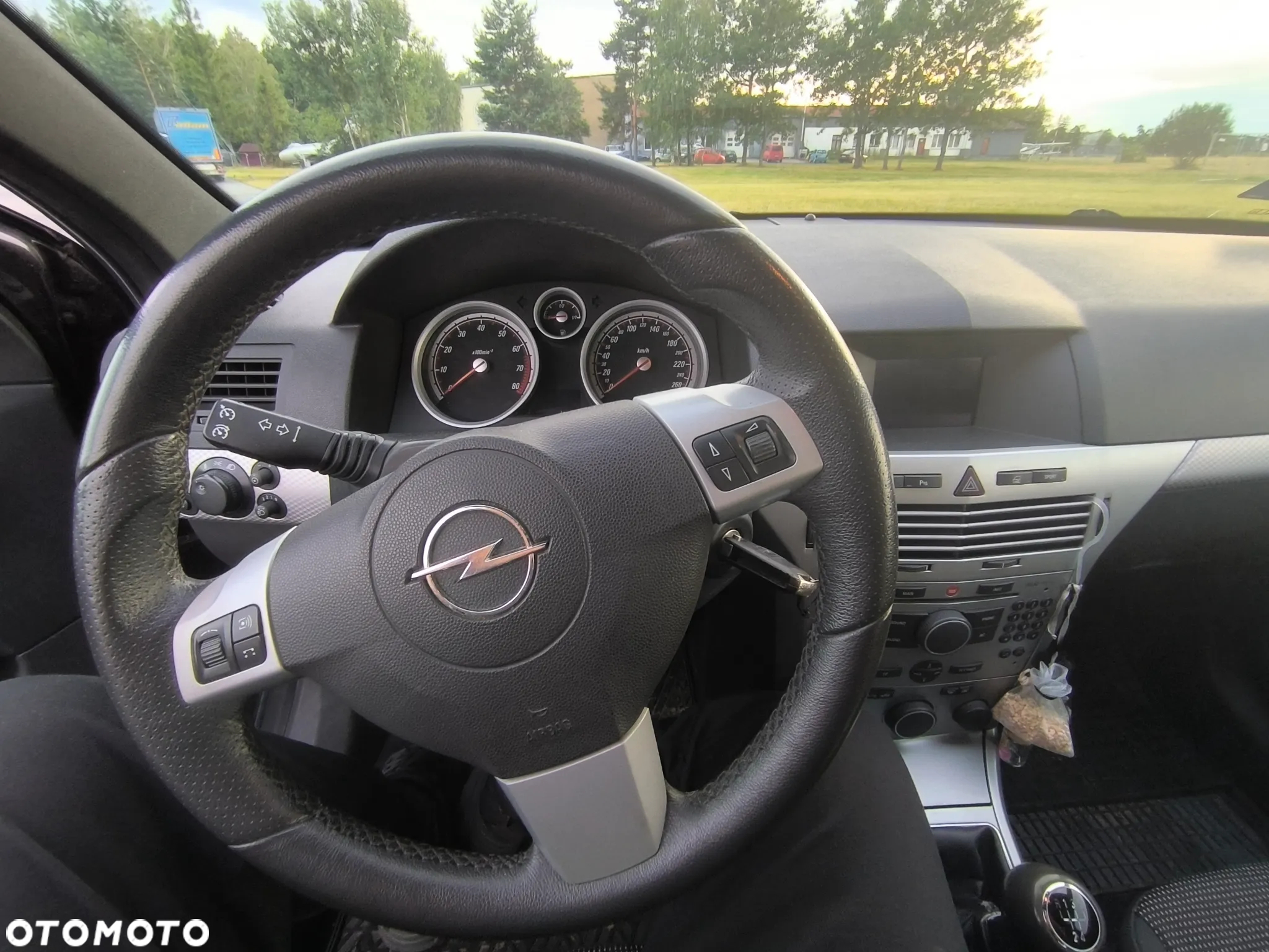 Opel Astra GTC 1.6 - 15