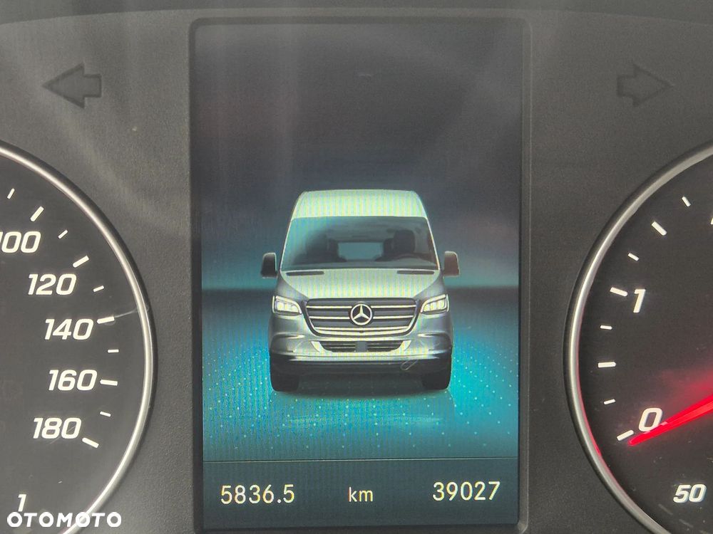 Mercedes-Benz Sprinter - 16