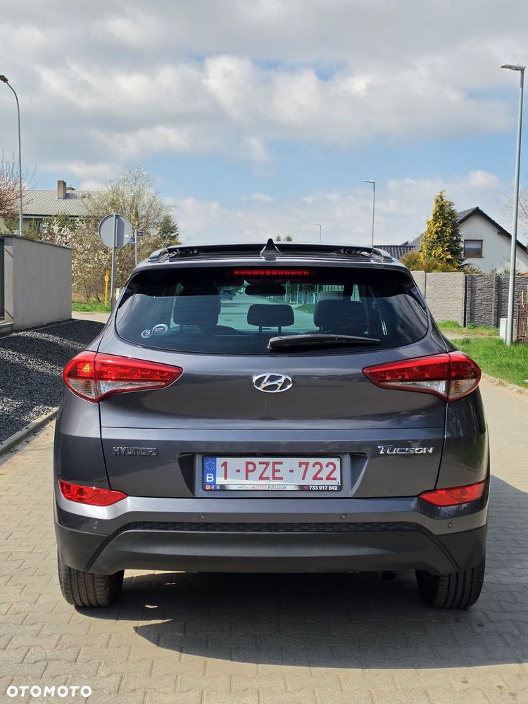 Hyundai Tucson 1.7 CRDI BlueDrive Style 2WD - 12