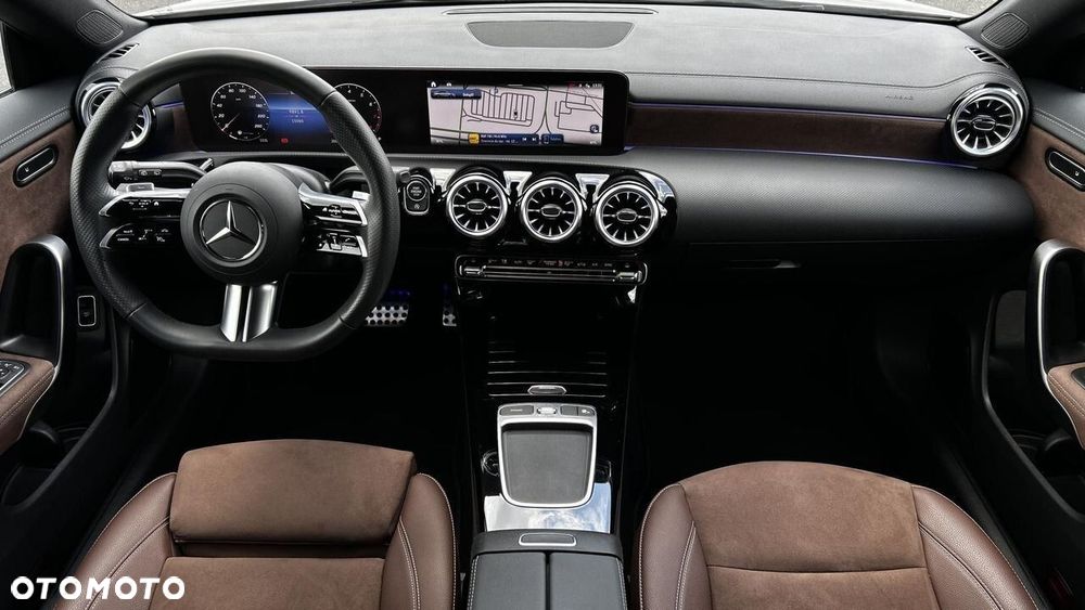 Mercedes-Benz CLA 180 mHEV AMG Line 7G-DCT - 15