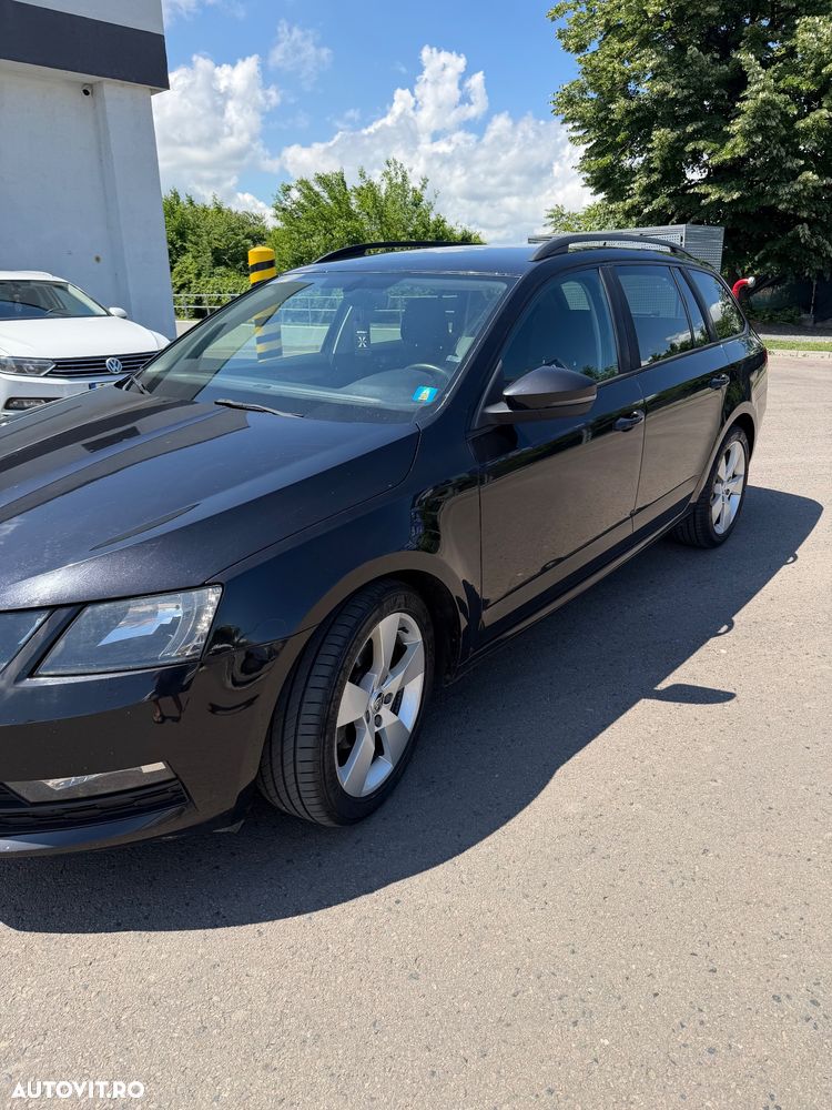 Skoda Octavia 1.6 TDI DSG Style - 6
