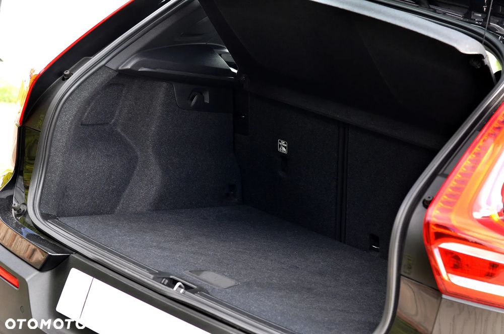 Volvo XC 40 T3 Momentum Pro - 14