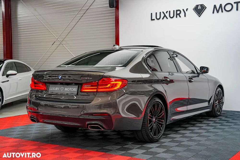 BMW Seria 5 530e Aut. M Sport Edition - 11