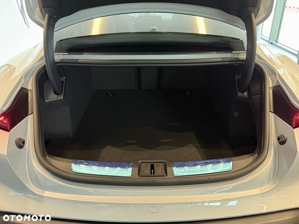Porsche Taycan - 29