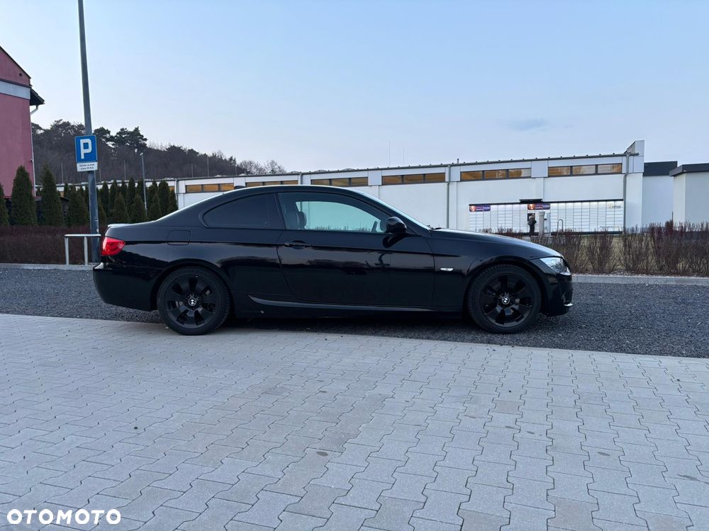 BMW Seria 3 320d M Sport Edition - 8