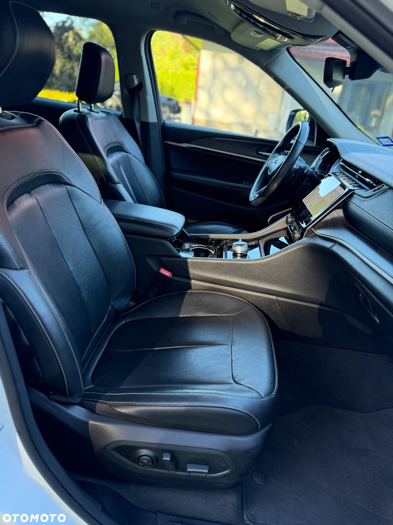 Jeep Grand Cherokee - 14