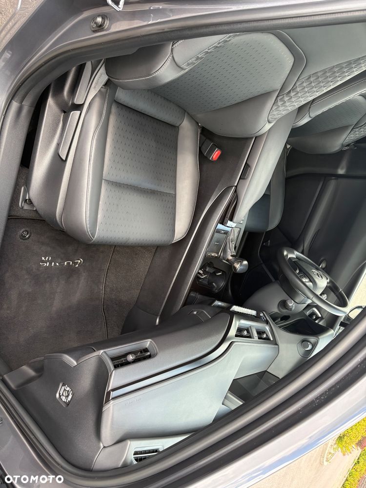 Lexus UX 250h GPF F Impression 2WD - 10