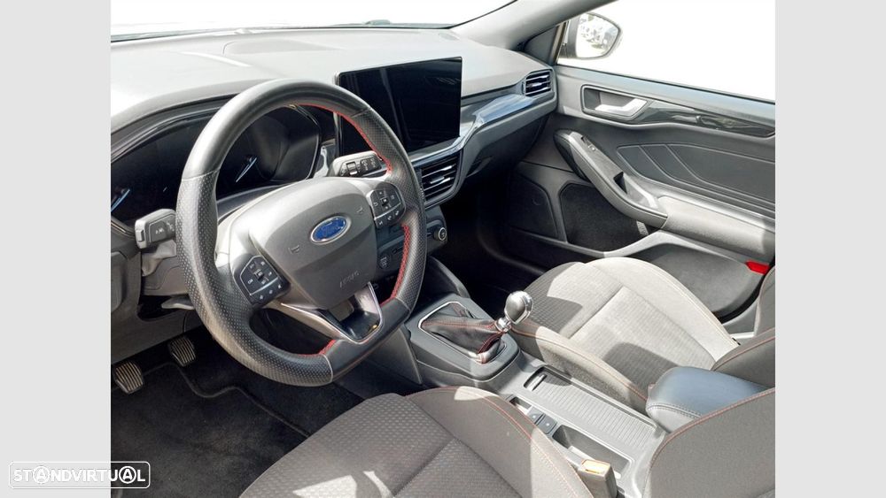 Ford Focus 1.0 EcoBoost MHEV ST-Line — fotografia 8