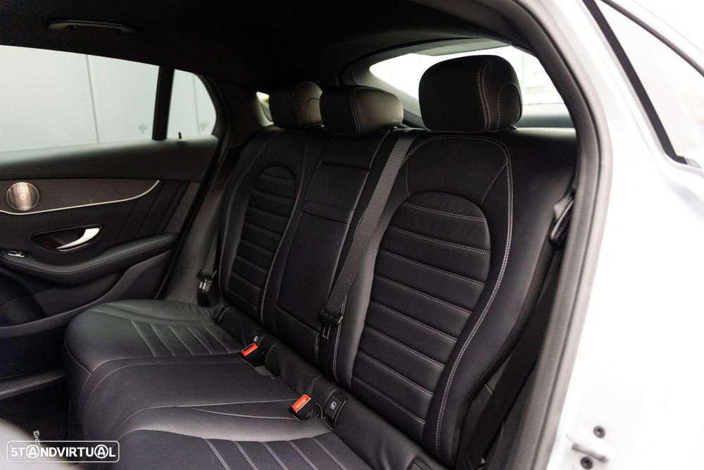 Mercedes-Benz GLC 300 e Coupe 4Matic 9G-TRONIC AMG Line - 29