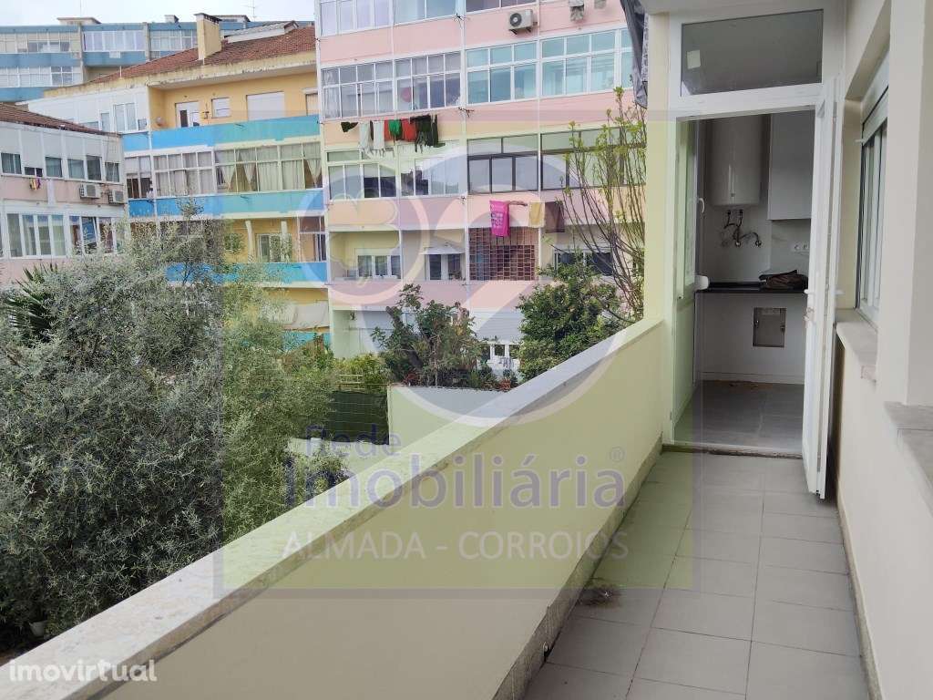 T3, perto do Pingo doce da Cova da Piedade - Grande imagem: 5/14