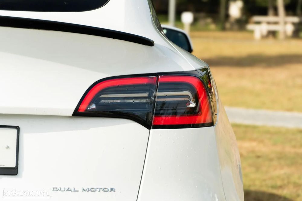 Tesla Model Y Long Range Dual Motor AWD - 35