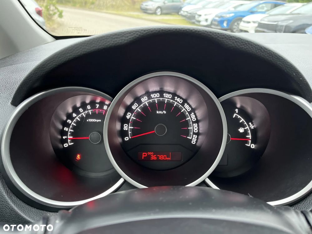 Kia Venga 1.6 Business Line - 14