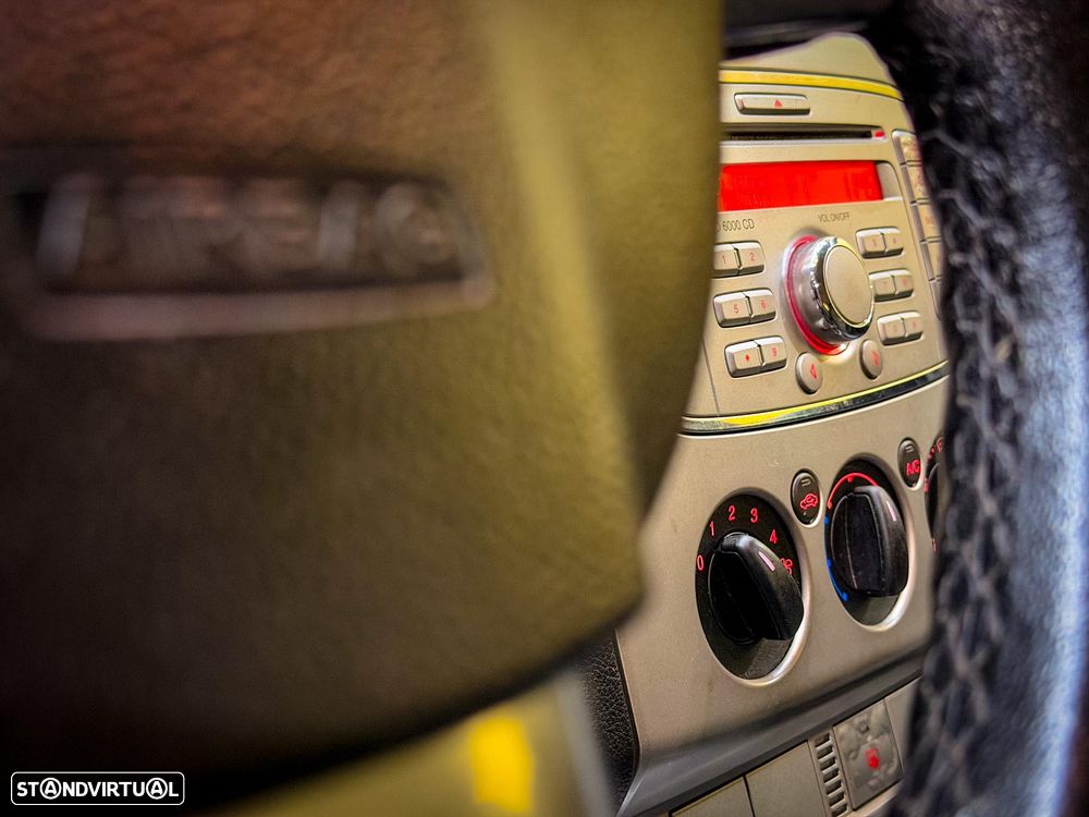 Ford Focus SW 1.6 TDCi Ghia - 31