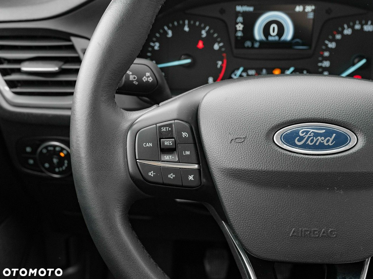 Ford Focus 1.0 EcoBoost Active - 17